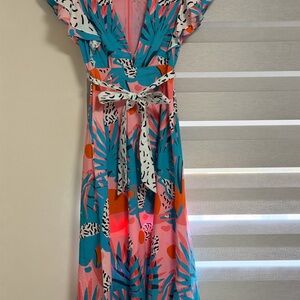 Vibrant Leaf Print Maxi Dress